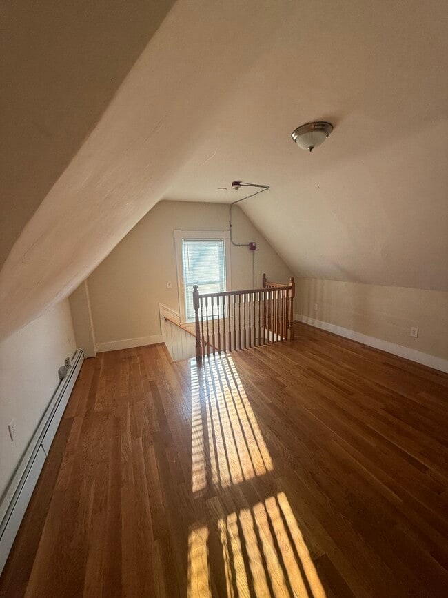 5 Clifton St, Unit 3 in Worcester, MA - Foto de edificio - Building Photo