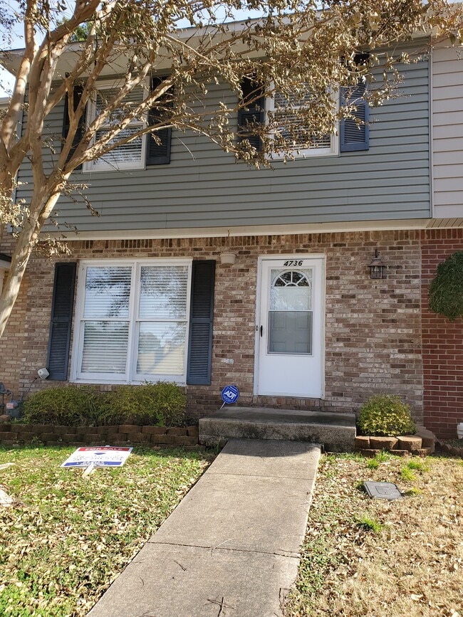 4736 Cheshire Cir