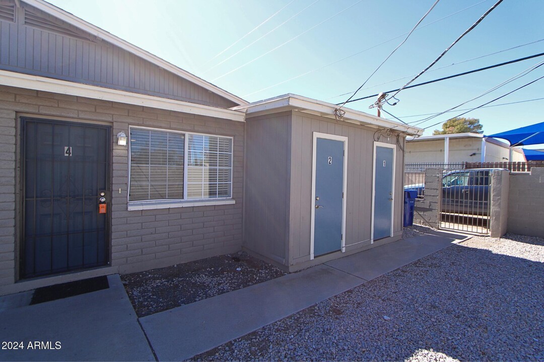 550 W 9th St in Mesa, AZ - Building Photo