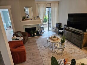 20122 Bayfront Ln in Huntington Beach, CA - Foto de edificio - Building Photo