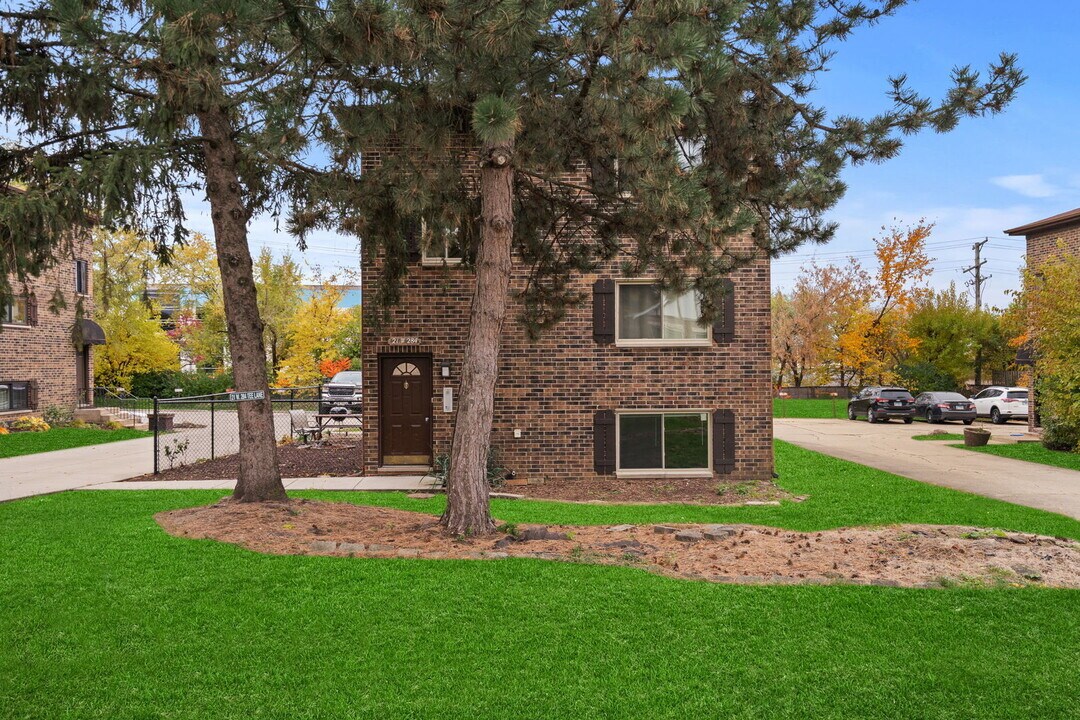 21W284 Tee Ln in Itasca, IL - Building Photo