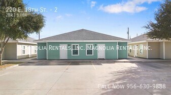 220 E 18th St in Weslaco, TX - Building Photo