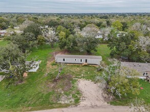 113 Country Oaks St in Brazoria, TX - Building Photo - Building Photo