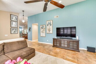 1519 Via Hacienda in Chula Vista, CA - Building Photo - Building Photo