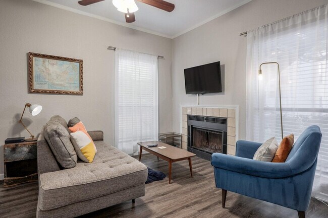 802 S 1st St, Unit SI ID1054235P in Austin, TX - Building Photo - Building Photo