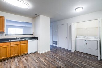 Crescent Pointe Townhomes in Stafford, VA - Foto de edificio - Building Photo
