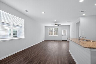 2325 Whitefish Dr in Conroe, TX - Building Photo - Building Photo