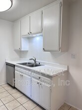1810 Broadway St in Oceanside, CA - Building Photo - Building Photo