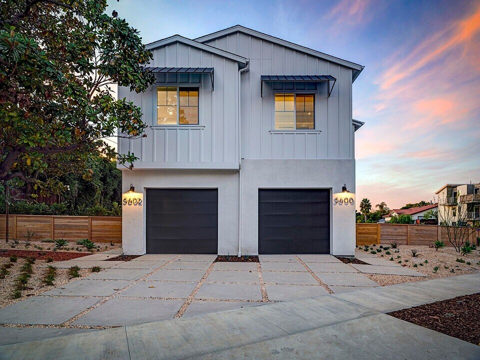 5600 W 78th St-Unit -5602 W. 78th in Los Angeles, CA - Foto de edificio