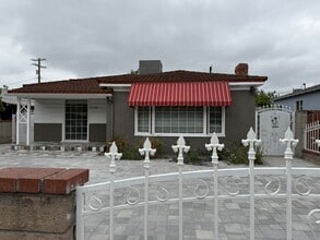 11108 Califa St in Los Angeles, CA - Building Photo - Building Photo