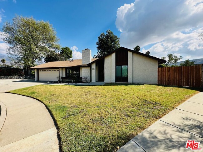 1121 Sunnyglenn Ave in Ojai, CA - Building Photo - Building Photo