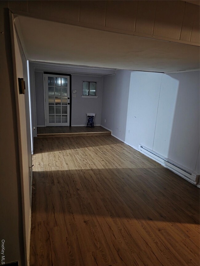 4 Lauren Ave S in Dix Hills, NY - Building Photo - Building Photo