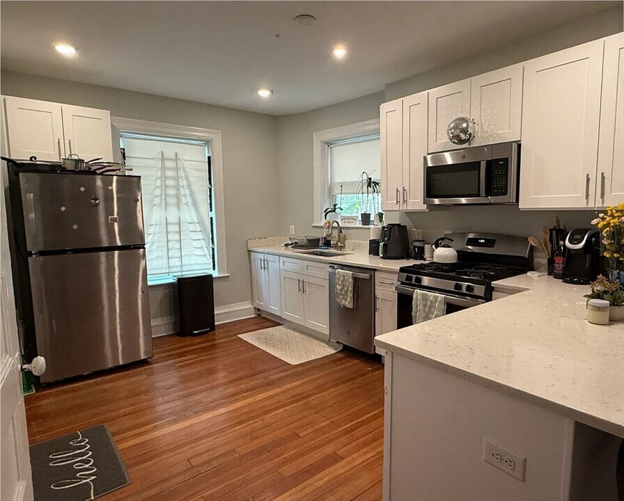 112 Winthrop Rd in Brookline, MA - Building Photo