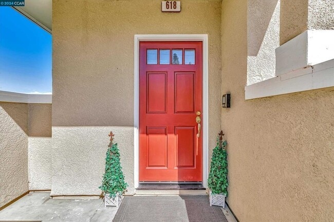 property at 618 Palomino Dr