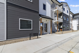 PrairiE Lofts A and B in Luverne, MN - Foto de edificio - Building Photo