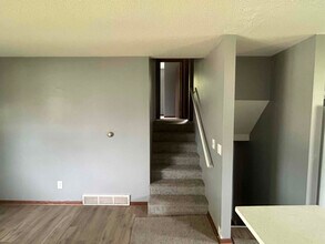 1105 Mary Ave in Dixon, IL - Building Photo - Building Photo