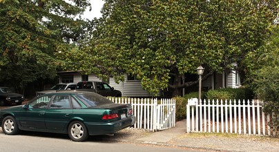 42 Azalea Dr in Fairfax, CA - Building Photo - Building Photo