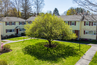 Prescott Gardens in Framingham, MA - Foto de edificio - Building Photo