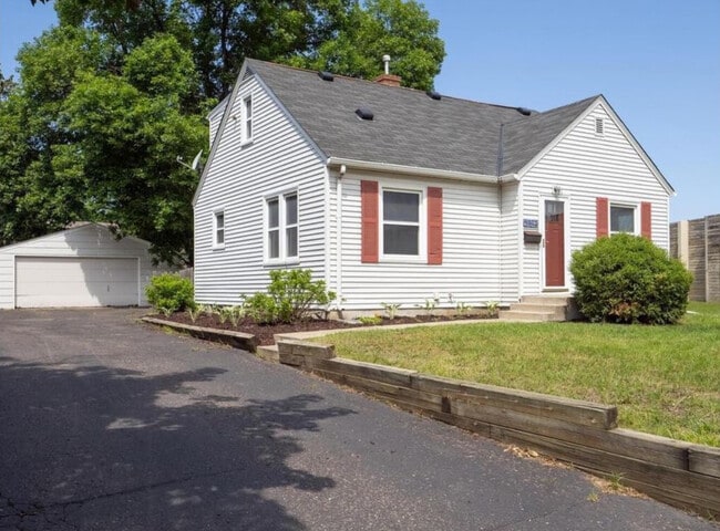 4032 Webster Ave S in Minneapolis, MN - Building Photo - Building Photo