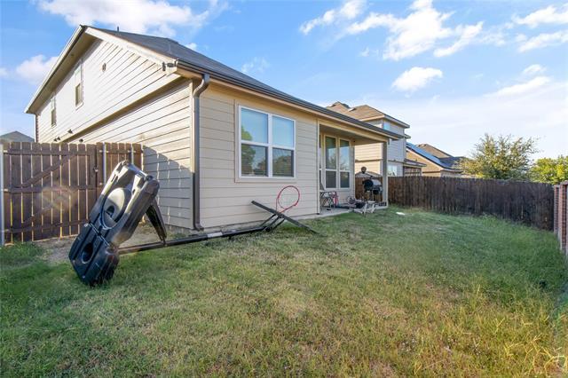 1425 Tall Pine Way in Fort Worth, TX - Building Photo