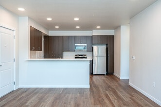 Creekside Meadows in Albany, OR - Building Photo - Building Photo