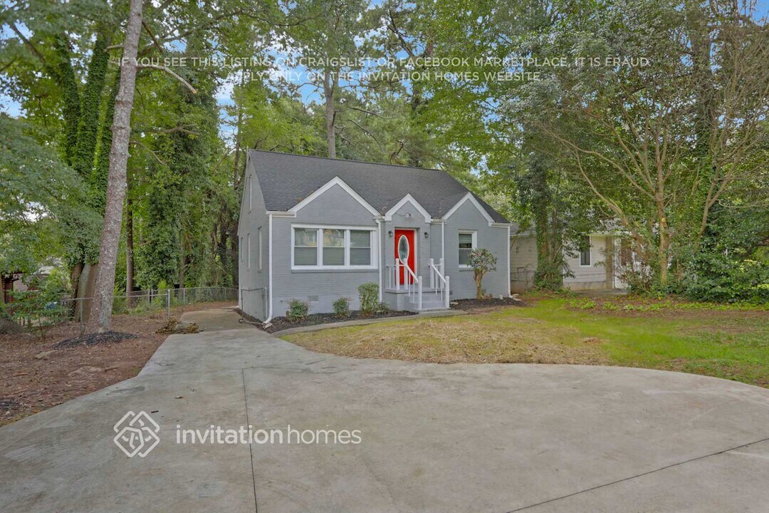 2797 McAfee Rd in Decatur, GA - Building Photo