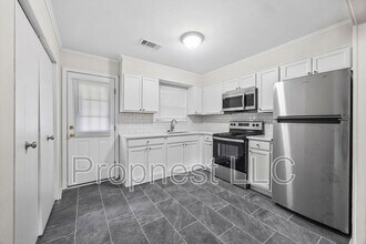 2032 N Gregg Ave in Fayetteville, AR - Building Photo - Building Photo