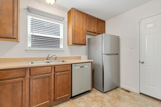 1744 Coupru Ct in St. Peters, MO - Building Photo - Building Photo