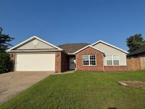 907 SW Navajo Dr in Bentonville, AR - Building Photo - Building Photo