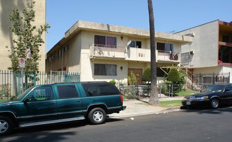 951 Menlo Ave Apartments