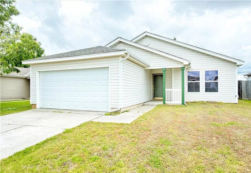 15420 Acacia Rd in Oklahoma City, OK - Building Photo
