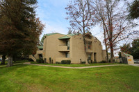 Teal Gardens in Bakersfield, CA - Foto de edificio - Building Photo