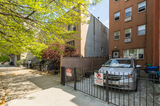 202 Putnam Avenue in Brooklyn, NY - Building Photo - Building Photo