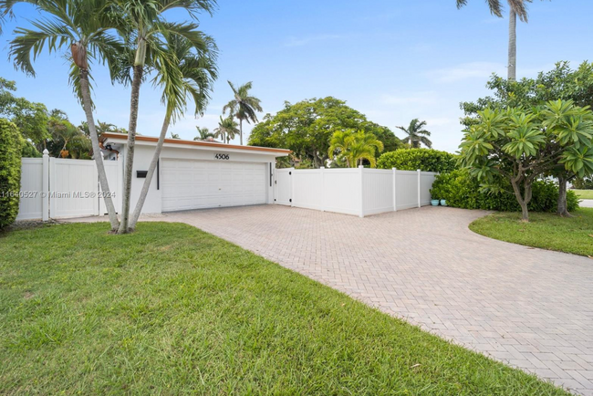 4506 W Tradewinds Ave in Lauderdale-by-the-Sea, FL - Building Photo - Building Photo