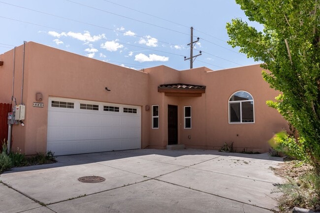 1573 Kachina Ridge Dr in Santa Fe, NM - Building Photo - Building Photo