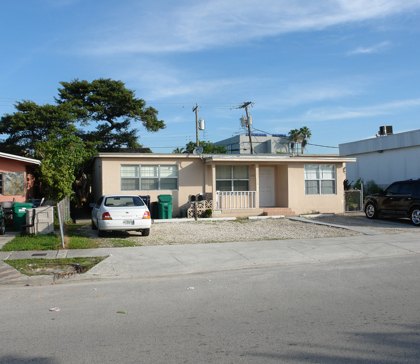 10735 Jose Pepe Merida Blvd in Miami, FL - Building Photo