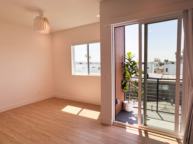 4800-4802 S Slauson Ave, Unit 4802 in Culver City, CA - Building Photo - Building Photo