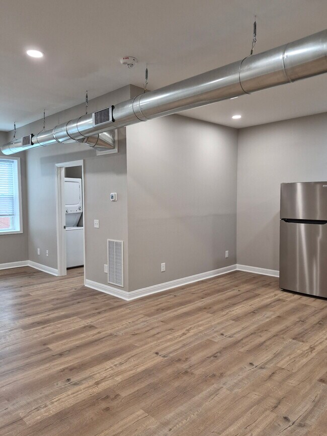 111 E Main St, Unit Apt B in Gibsonville, NC - Building Photo - Building Photo