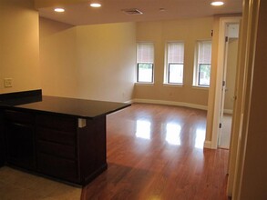 75 Hancock St, Unit 8 in Cambridge, MA - Building Photo - Building Photo
