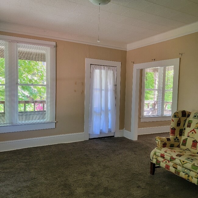 338 SE Jackson St in Roseburg, OR - Building Photo - Building Photo