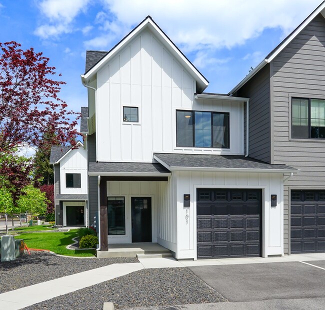 property at 993 W Grove Way