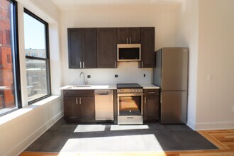 253 State St in New London, CT - Building Photo - Building Photo