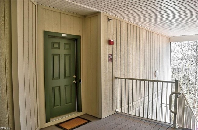 920 Southmoor Dr in Virginia Beach, VA - Foto de edificio - Building Photo