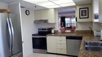 1001 Benjamin Franklin Dr in Sarasota, FL - Building Photo - Building Photo