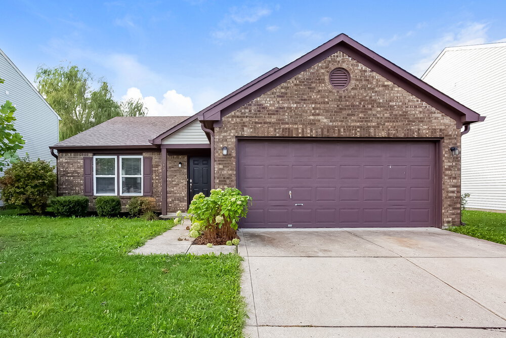 313 Sunbeam Ln in Greenwood, IN - Building Photo