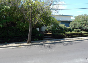 130 Towne Ter in Los Gatos, CA - Foto de edificio - Building Photo