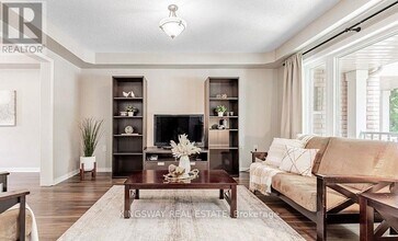 215 Equator Crescent in Vaughan, ON - Building Photo - Building Photo