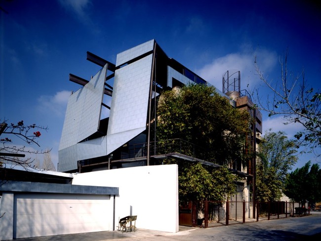 698 Moulton Ave in Los Angeles, CA - Foto de edificio - Building Photo