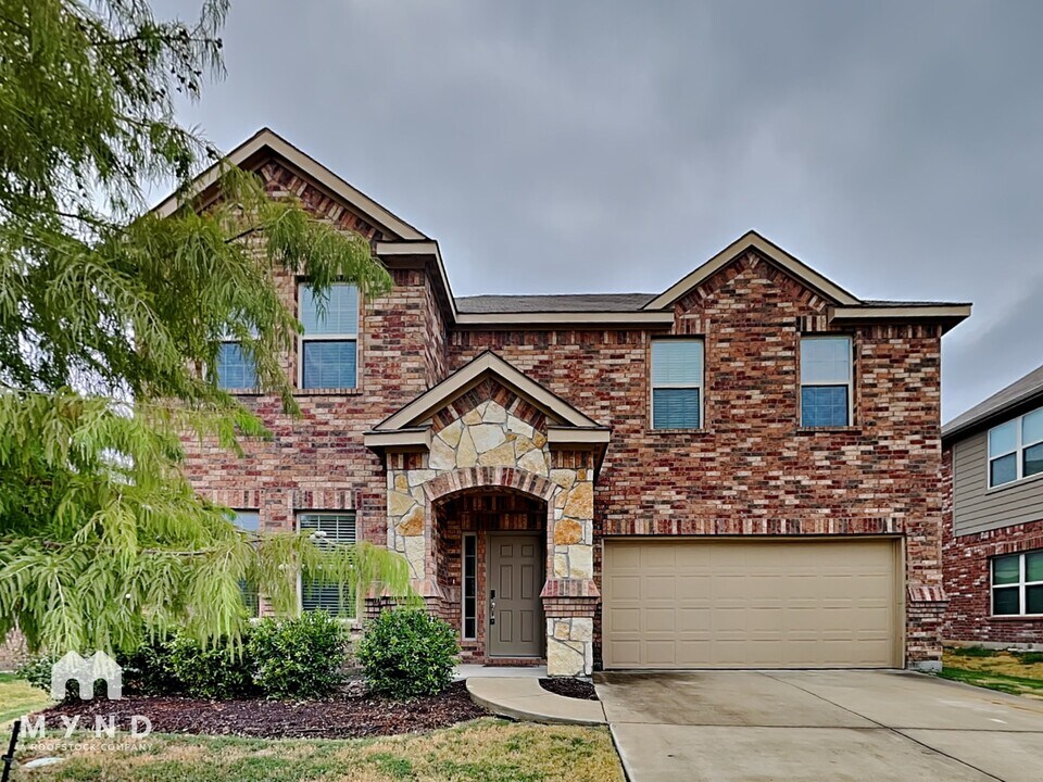 1417 Castle Creek Dr in Little Elm, TX - Foto de edificio