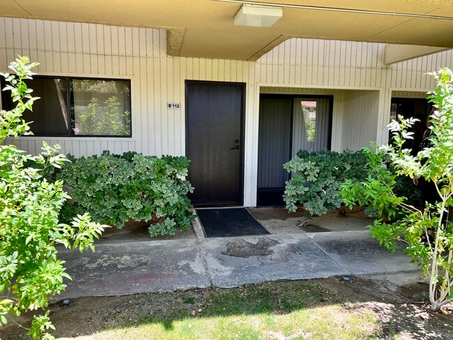 property at 2820 N Arcadia Ct